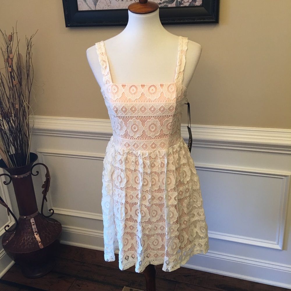 Lulu’s Ivory Lace Mini Dress Sz M